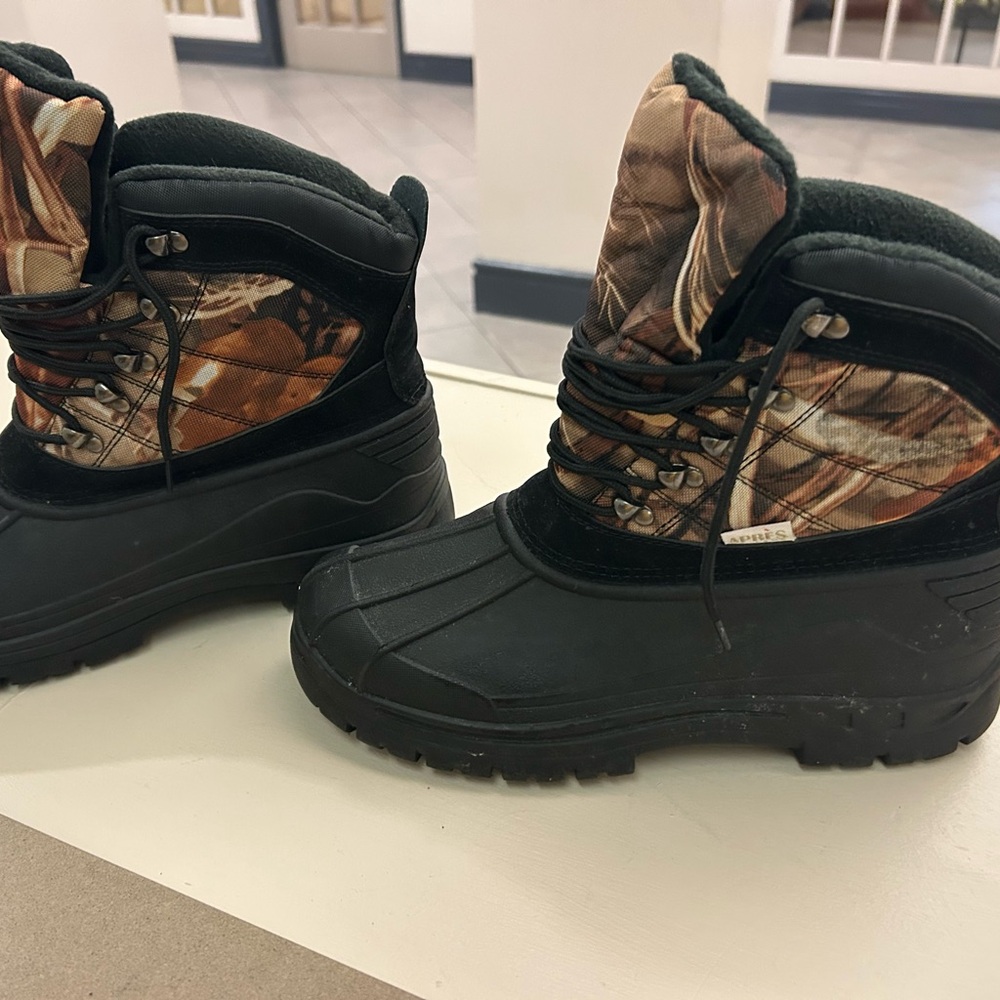 Boots Camouflage Winter Boots size 10 NEW unisex
